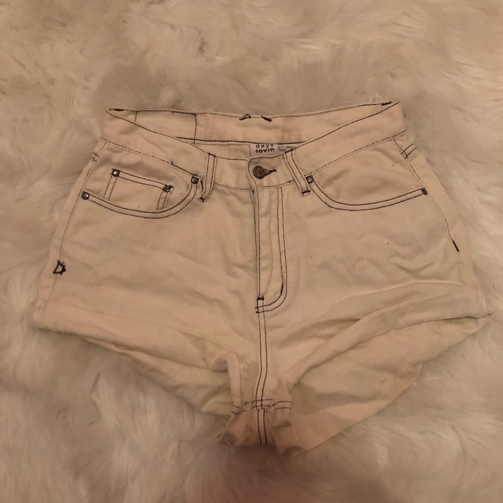 Somedays lovin vintage high waisted shorts